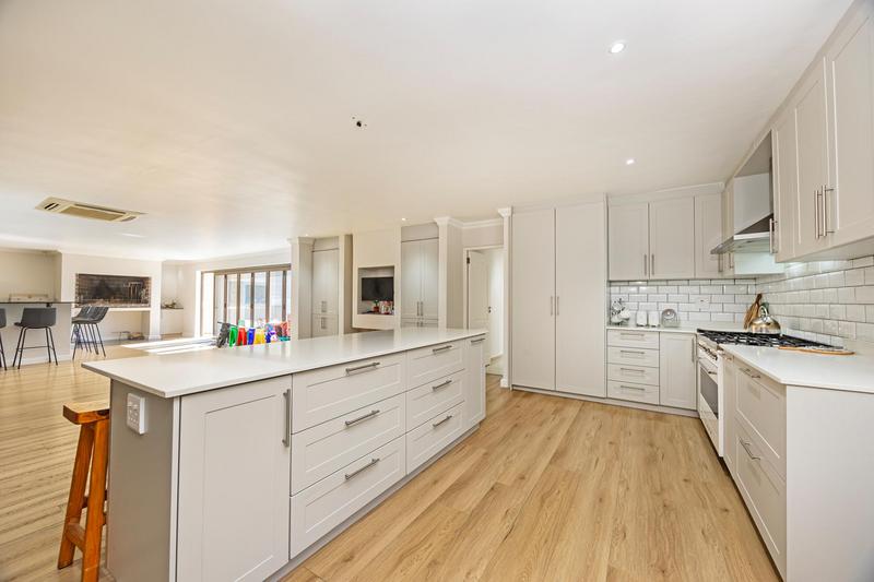 5 Bedroom Property for Sale in Bergsig Western Cape